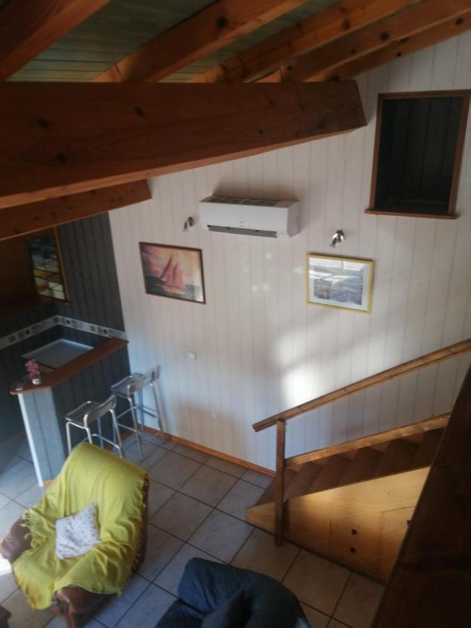 Location De Vacances A Neylis Avec Vue Sur Les Forets Et Les Champs Carla-de-Roquefort Exterior photo